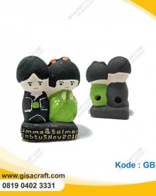 Souvenir Gerabah Tempat Pensil Pasangan Boneka Jepang GB15