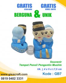 Souvenir Gerabah Tempat Pensil Pengantin Muslim GB7 5