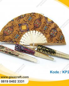 Souvenir Kipas Batik Besar Tepi Kulit Hitam KP23